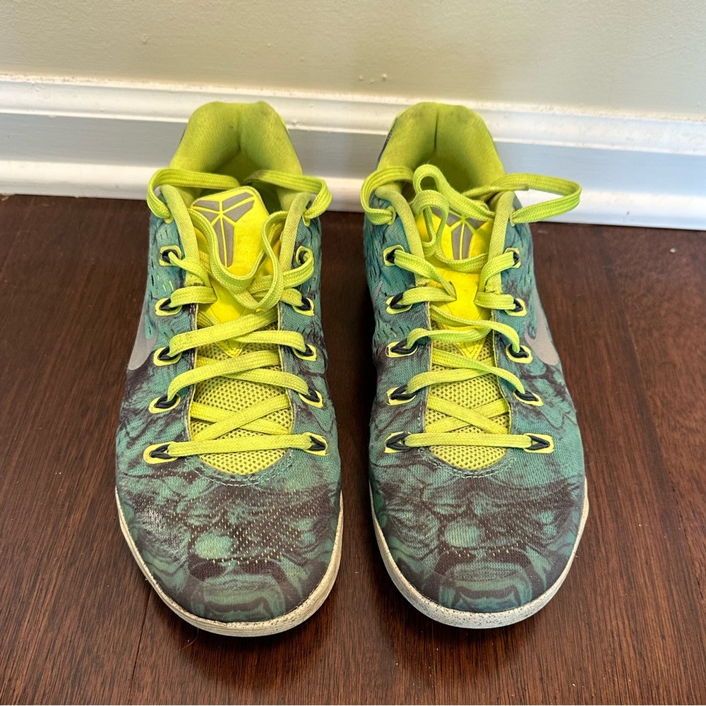 Nike Kobe 9 EM Low Easter Men’s Sneakers Size 8.5